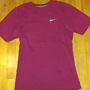 Nike maroon T s/s